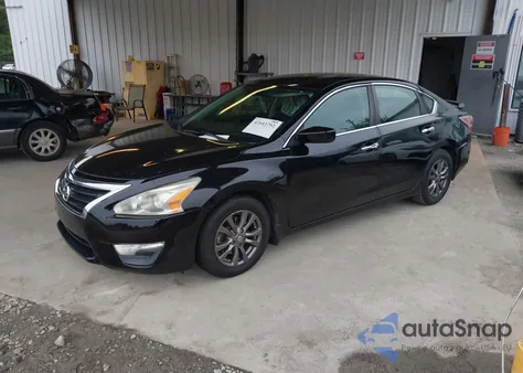 2015 Nissan Altima 2.5 S z USA, uszkodzony, nr VIN 1N4AL3AP7FN394803